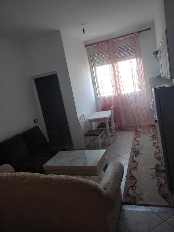 APARTAMENT 1+1. 35000 LEKE.RRUGA 5 MAJI.