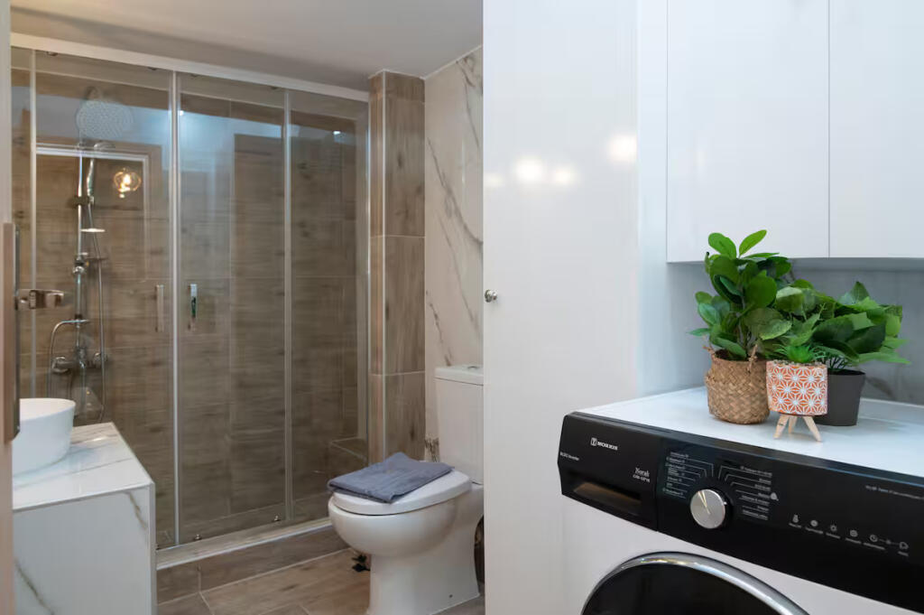 Appartamento 2+1 In Affitto Vicino al Lago (ID B2201451) Tirana.