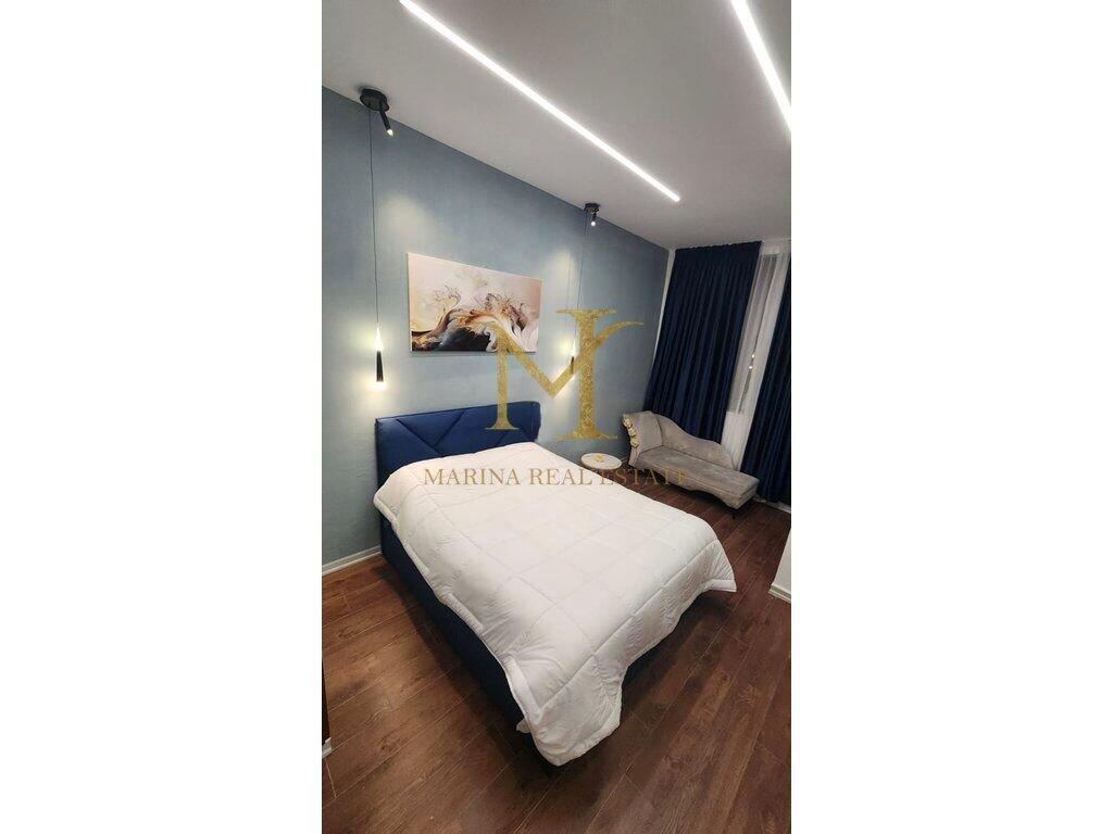 VENDESI APPARTAMENTO MODERNO 1+1 AL 27° PIANO!!