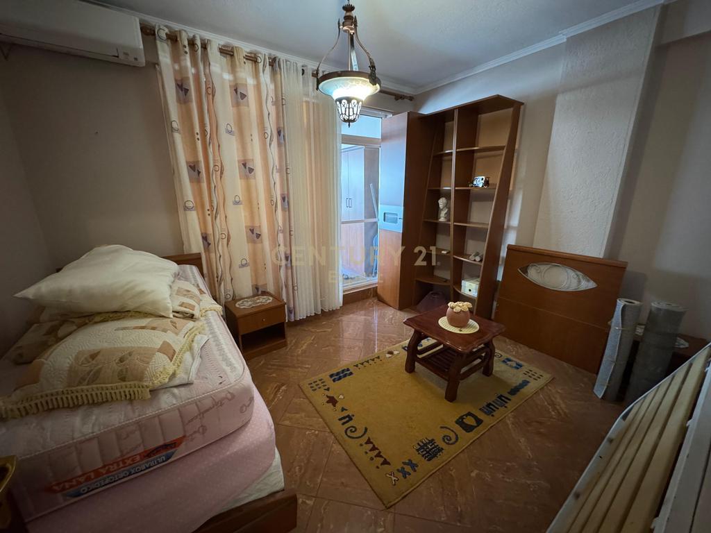 For Rent 2+1 Apartment with Veranda – Near Flora Cafe, Tirana