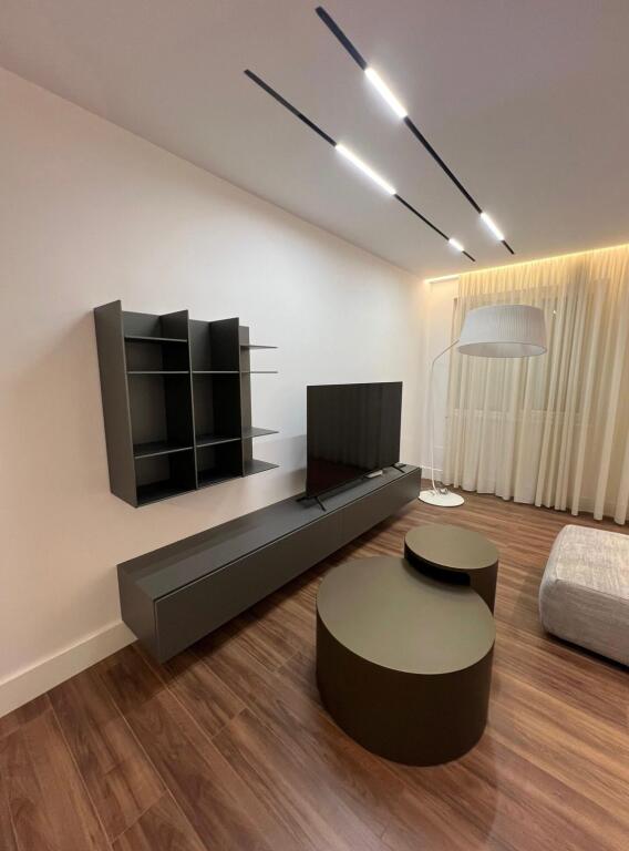 Apartament 2+1 luksoz ne shitje,Yzberissht