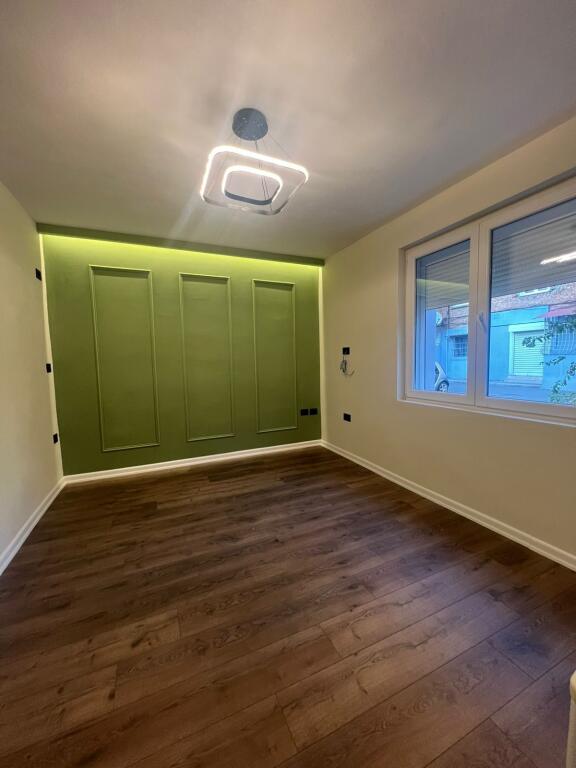 Shitet apartament 1+ 1   Mozaiku, Zogu i Zi, Tirane
