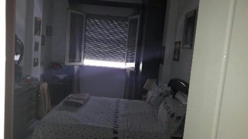 Nella zona di 5 Maj, Via Hamdi Sulcebe, vicino al Concord Center, si affitta appartamento arredato 1+1. 500 Euro