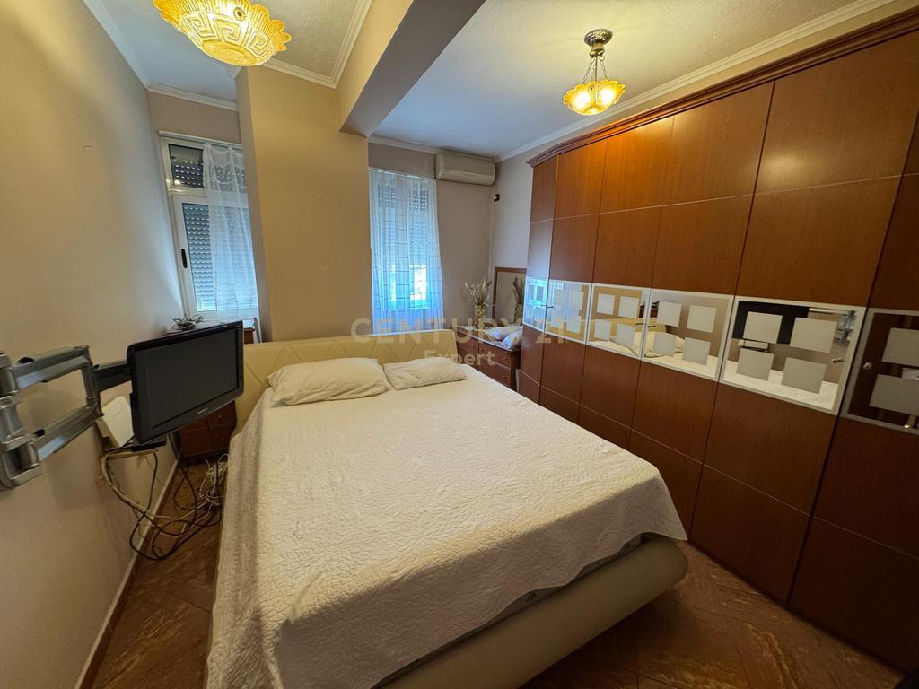 For Rent 2+1 Apartment with Veranda – Near Flora Cafe, Tirana