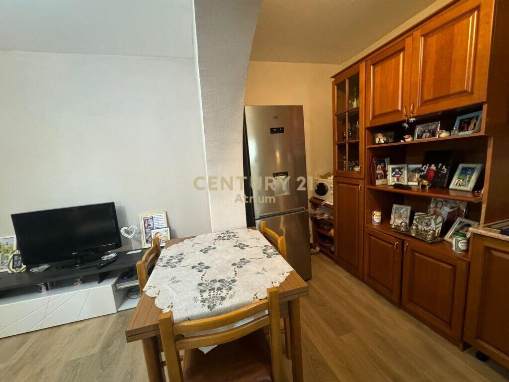Appartamento 1+1 in Affitto – Vicino a Via Ali Visha, Città Studenti Tirana