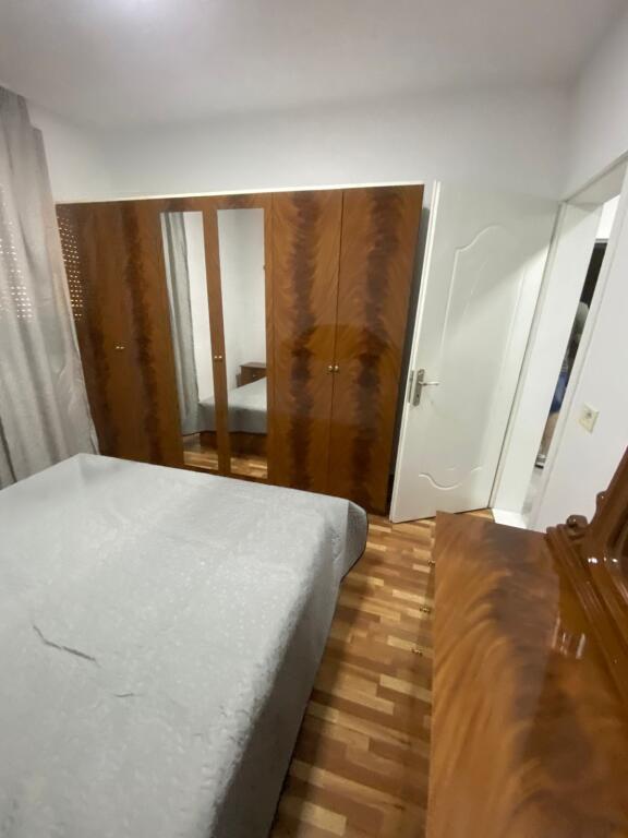 Jepet me qera apart 1+1 te tregu i ri elektrik