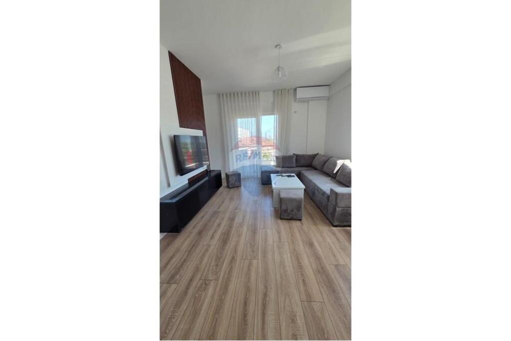 Apartament 2+1 per qira Liqeni i Thate !