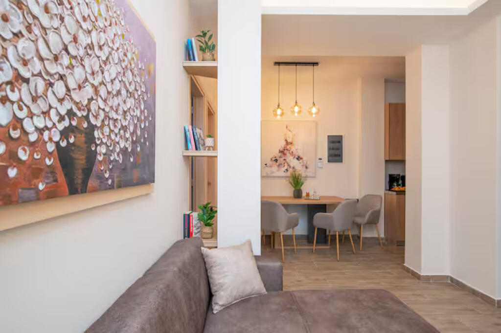 Appartamento 2+1 In Affitto Vicino al Lago (ID B2201451) Tirana.