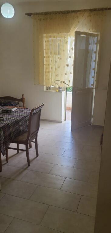 APARTAMENT 1+1. 26000 LEKE.ISH TREGU ELEKTRIKE