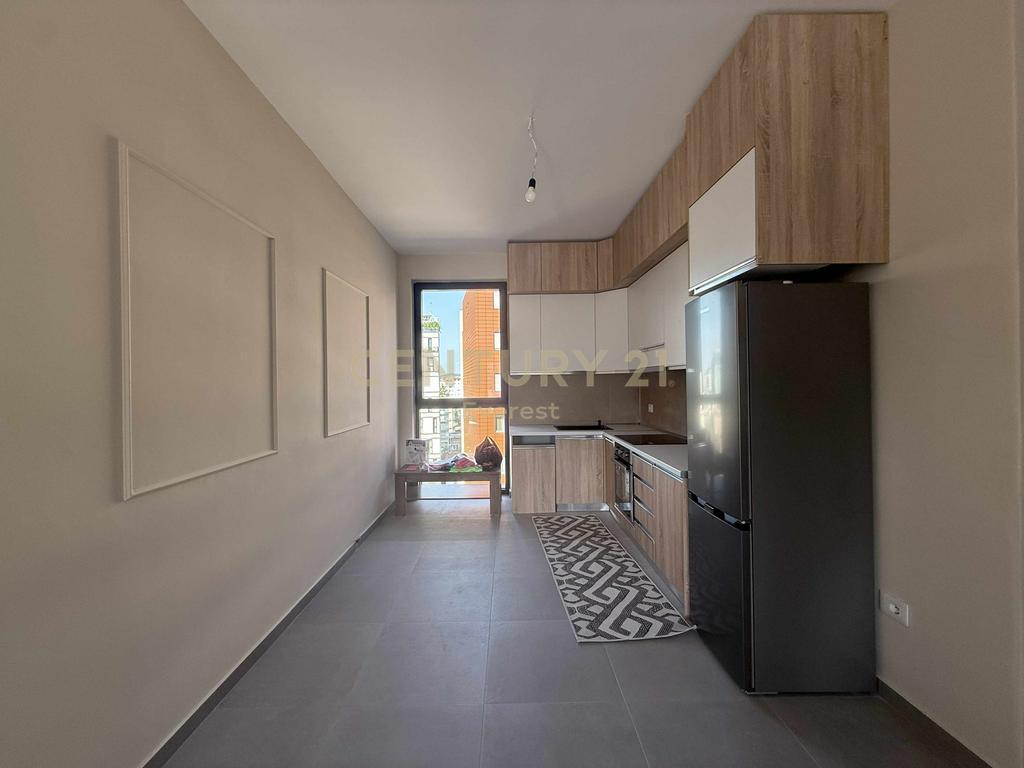 FOR RENT APARTMENT 3+1+2 – KAVAJËS STREET, NEAR THE CENTER!