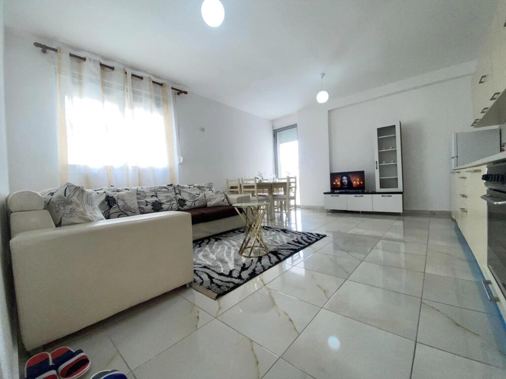 DAILY RENT / QERA DITORE🥰 1+1 with Balcony🤌🏽 Center of Beach Durres📍