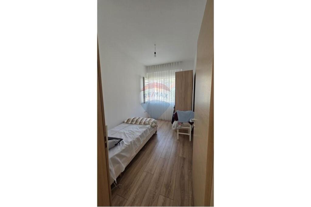 Apartament 2+1 per qira Liqeni i Thate !