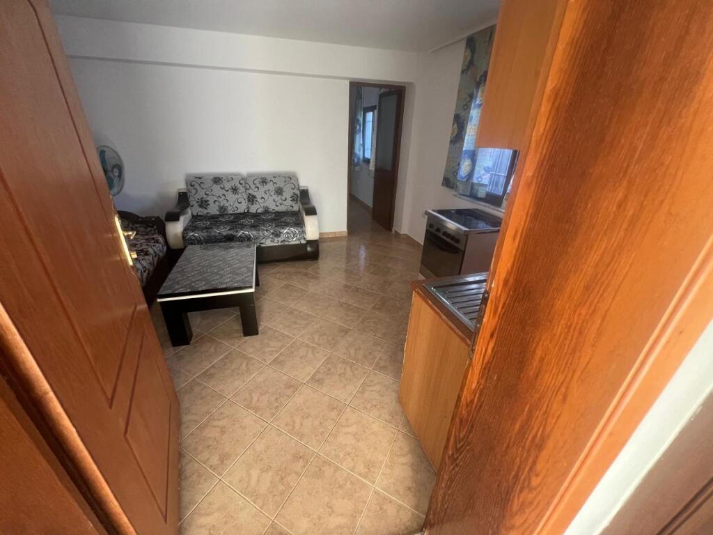 Qira, Hyrje Private 1+1, Kompleksi Grand, 300 € / Muaj