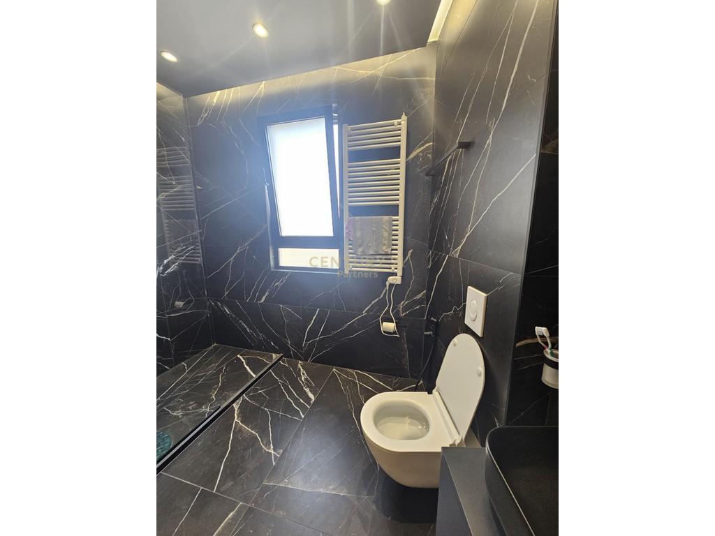 PËR QIRA SUPER APARTAMENT 2+1+2 NË ASTIR !