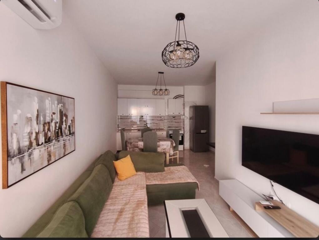 ‼️Jepet me qira 2+1 tek Golden Park 📍 ‼️