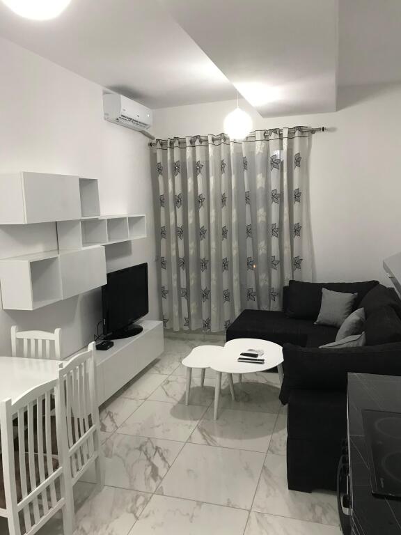 Affittasi appartamento 1+1+balcone (arredato)