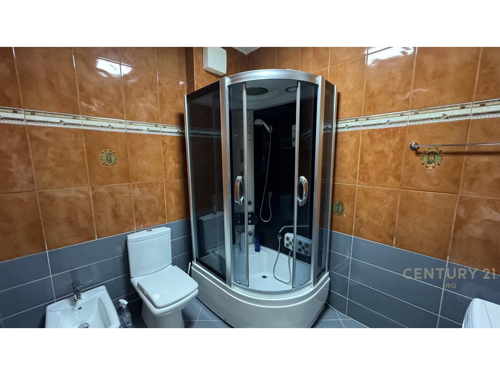 Appartamento 1+1 in Affitto – Zona del Libro Universitario, Tirana