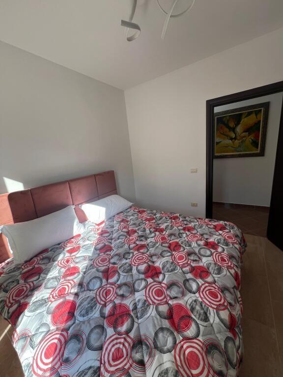 🏡 Apartament 2+1 me Verandë në Shitje – Varri i Bomit, Porcelan