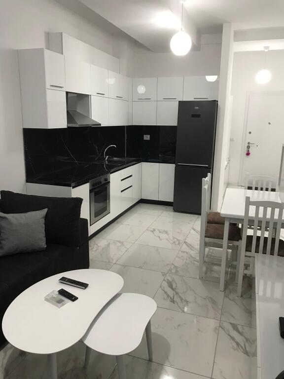 Affittasi appartamento 1+1+balcone (arredato)