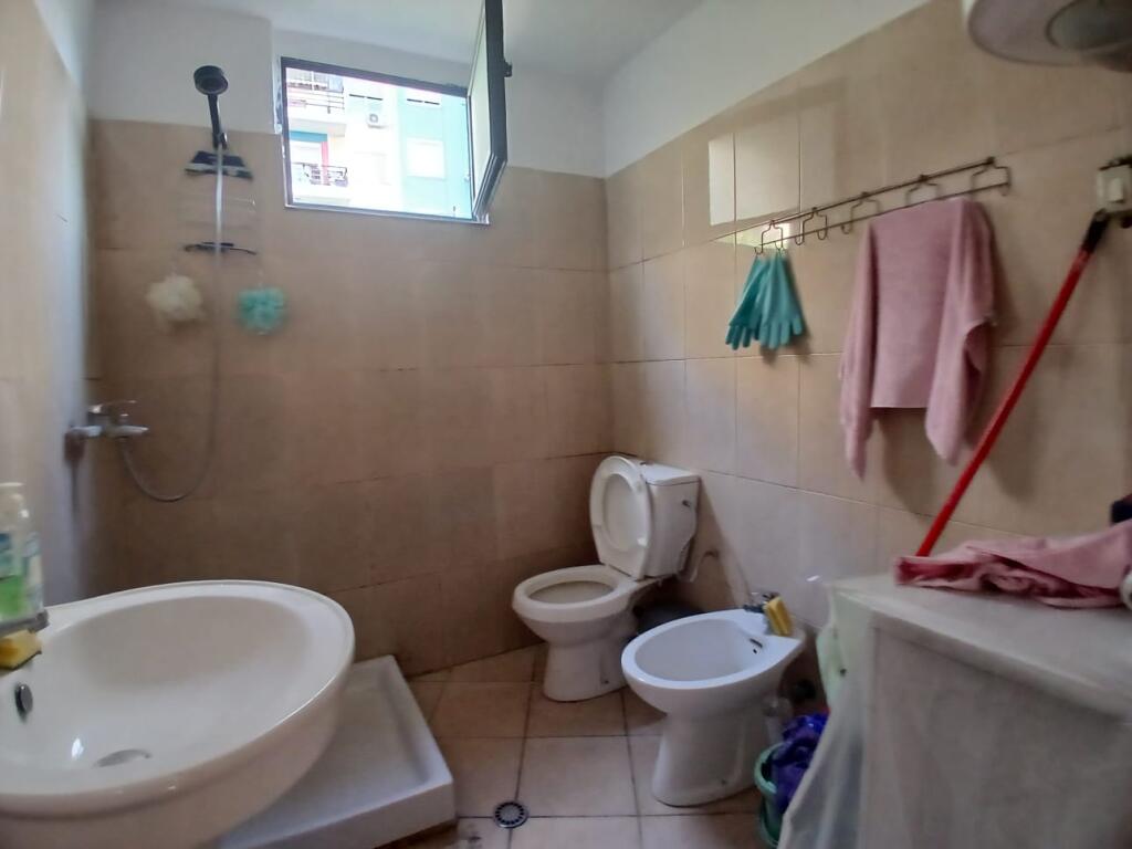 Jepet me qera  Apartament 1+1 Pas shkolles Harry Fultz