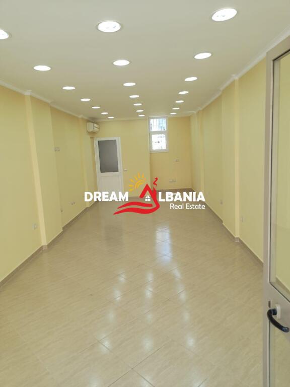 Business premises for sale at Bajram Curri Boulevard, near Kesh (ID 4171432)