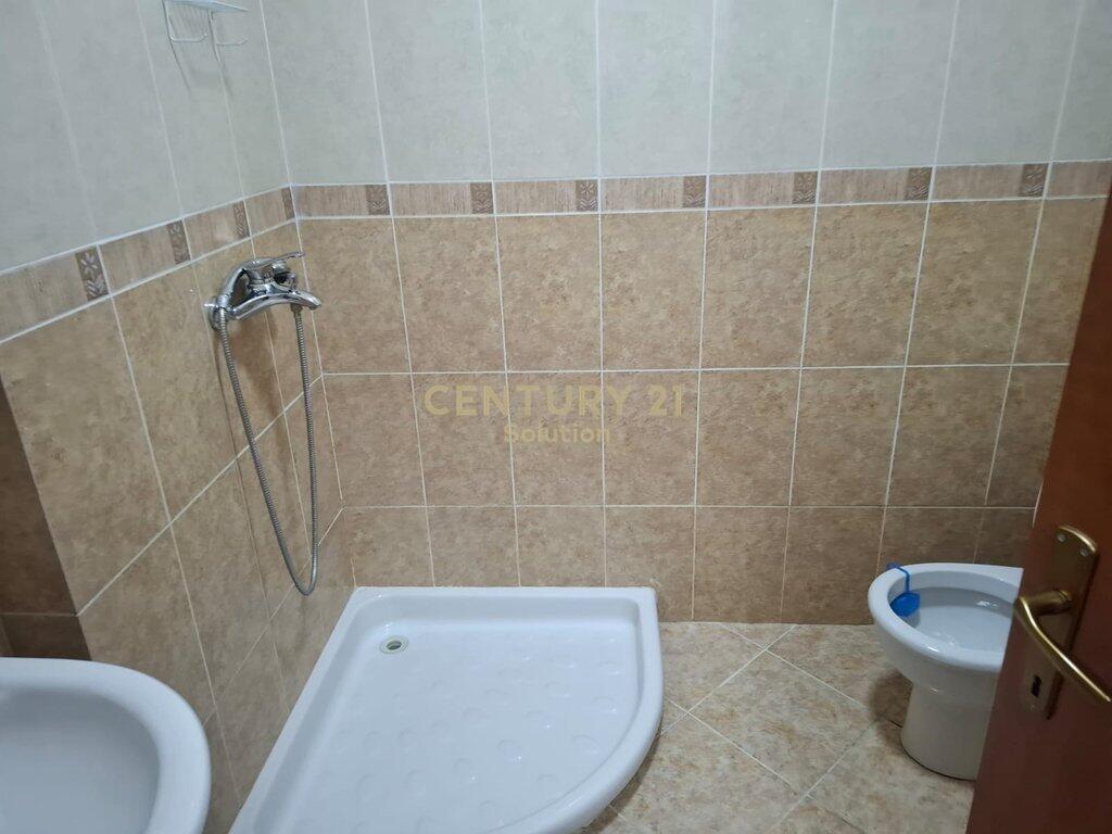 APARTAMENT 2+1+2 PER QIRA TEK MBIKALIMI I KOMUNES SE PARISIT!