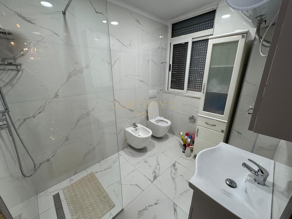 For Rent 2+1 Apartment with Veranda – Near Flora Cafe, Tirana