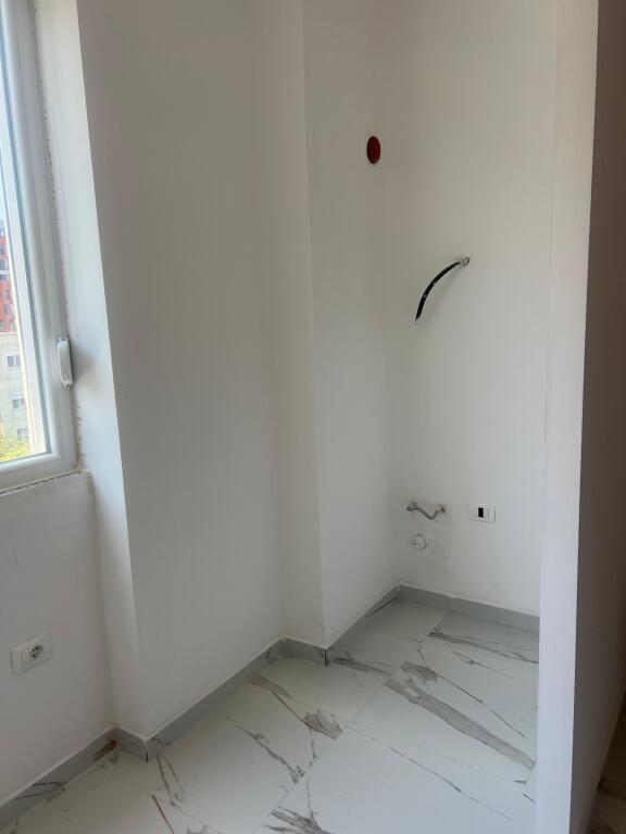Apartament 1+1 per qira Astir