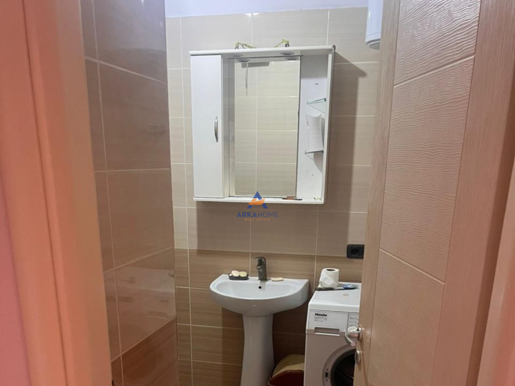 VENDESI APPARTAMENTO 1+1+BALCONE "VILA L, NUOVO ANELLO" 105.000 EURO.