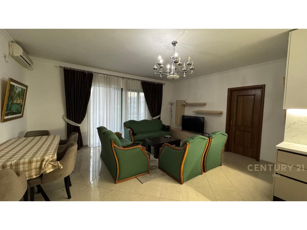 Appartamento 1+1 in Affitto – Zona del Libro Universitario, Tirana