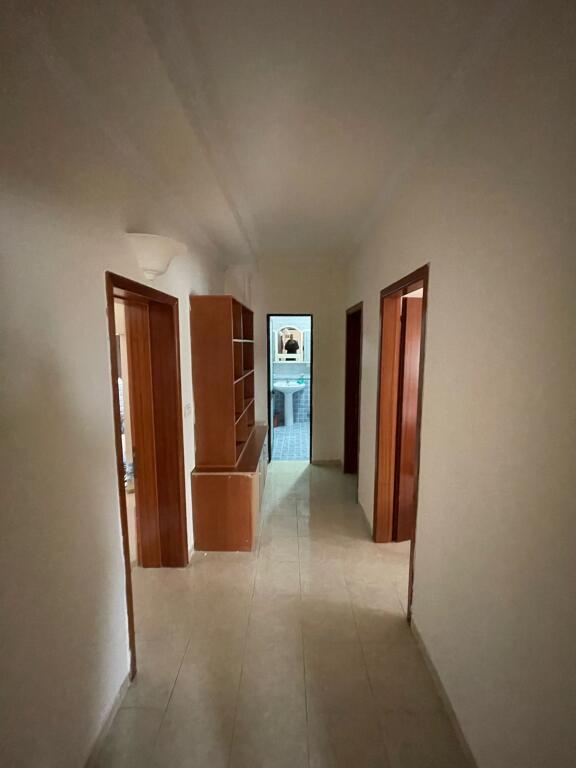 Jepet apratament 2+1 me qira Rruga Petronini Luarasi