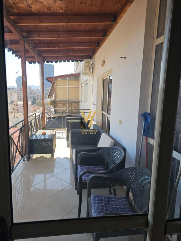 APPARTAMENTO 2+1+2 IN AFFITTO IN VIA BARRIKADAVE 65.000 LEKE