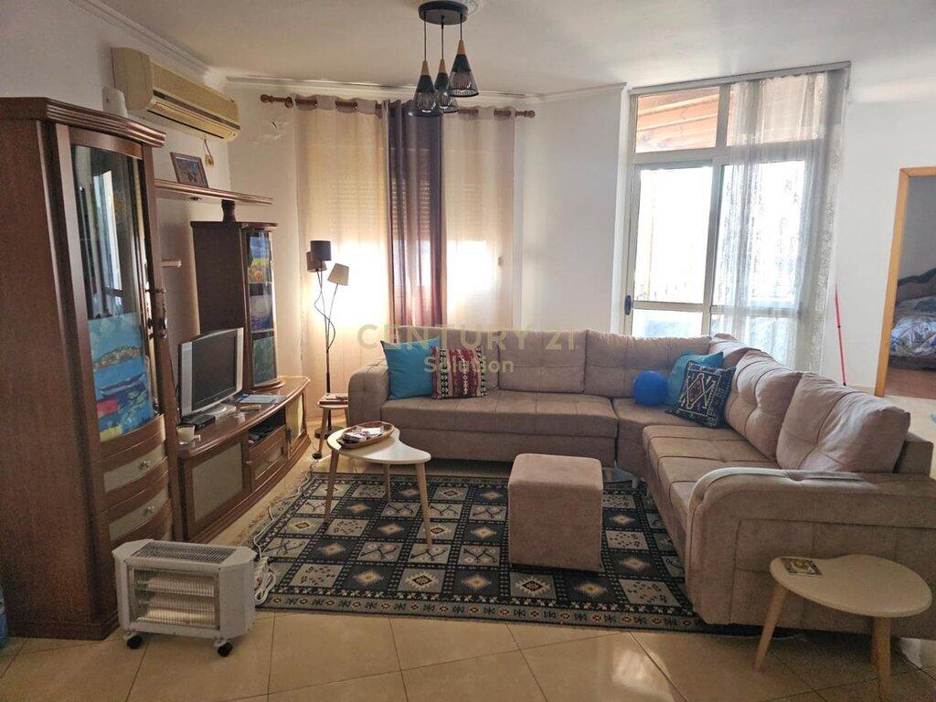 JEPET ME QIRA APARTAMENT 2+1 NE QENDER!
