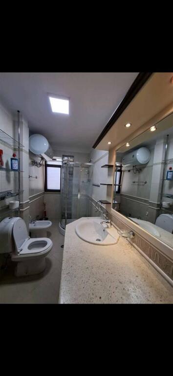 Apartament me qira 2+1 – Ali Demi (tek shkolla 1 Maj)