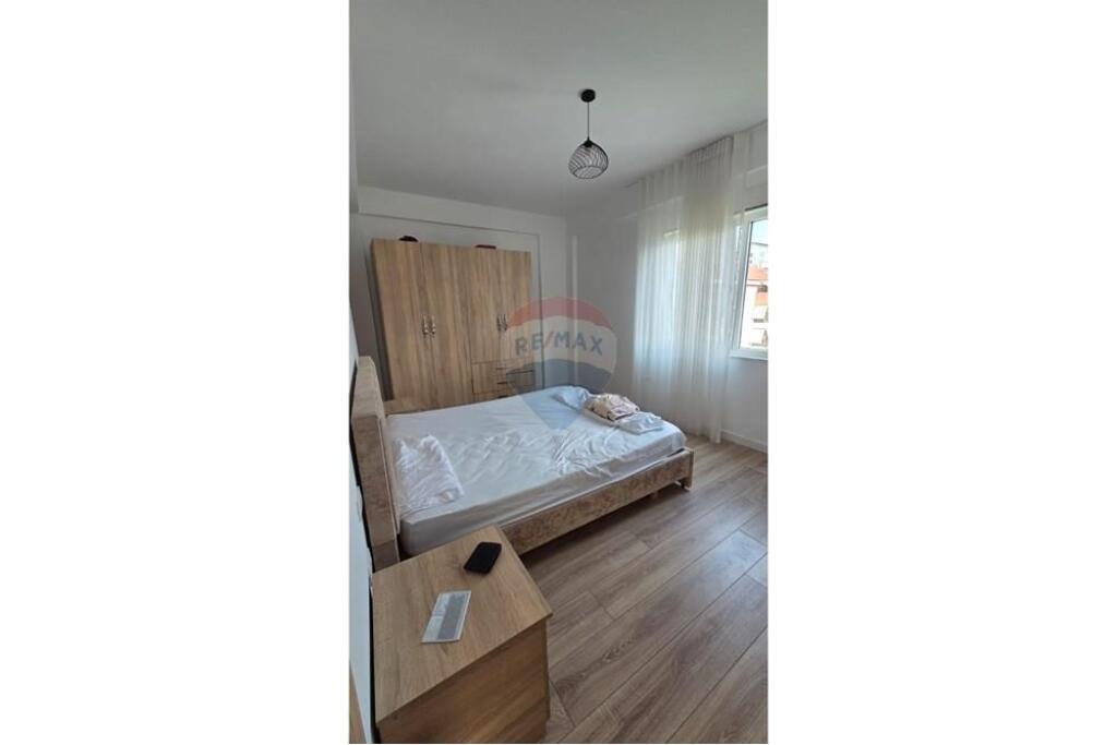 Apartament 2+1 per qira Liqeni i Thate !