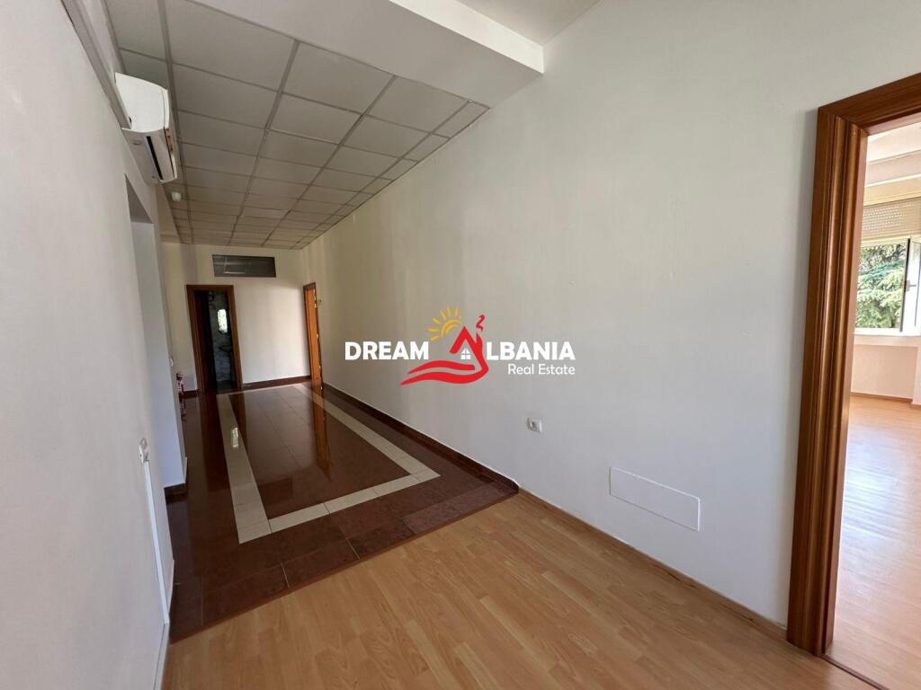 For rent 2 office spaces on Deshmoret e Kombit Boulevard near the Twin Towers (ID 42611348)