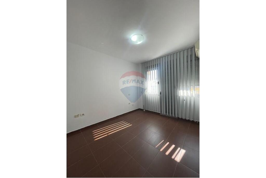 2+1 Room FOR RENT AT -KAVAJES STREET-