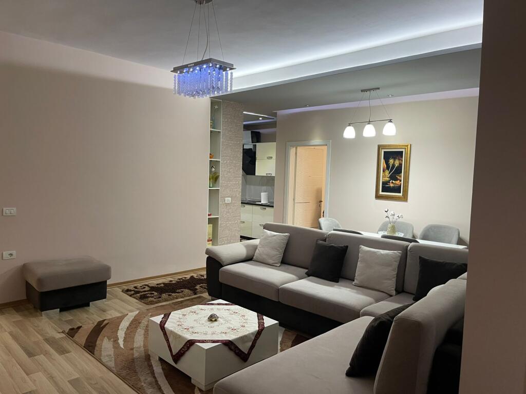 Apartament 2+1+2 me qera , Astir