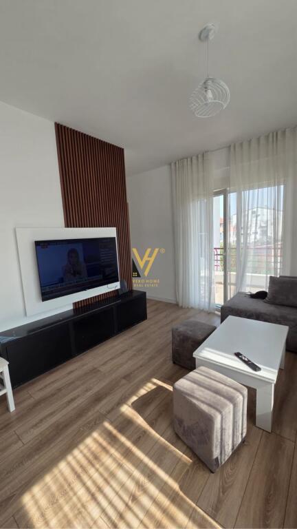 JEPET APARTAMENT 2+1+BLK ME QERA TE LIQENI I THATE 700 EURO