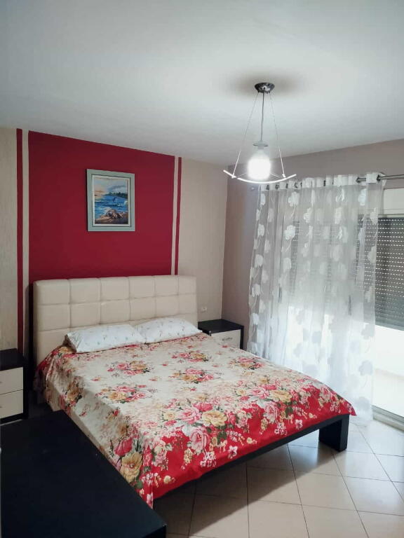 Appartamento in affitto 2+1 di fronte al Maternità Nuova (ID B22182) Tirana