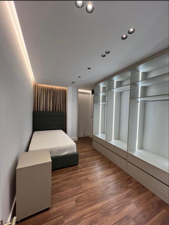 Apartament 2+1 luksoz ne shitje,Yzberissht