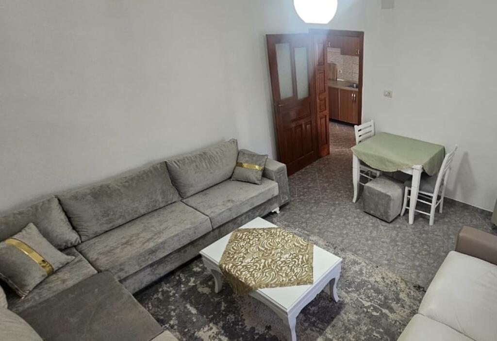 Appartamento 1+1+1 con Balcone in Affitto