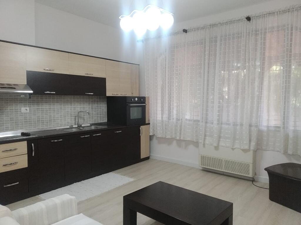 🏠 Apartament me qira 3+1+3 – pranë Grandit, QS