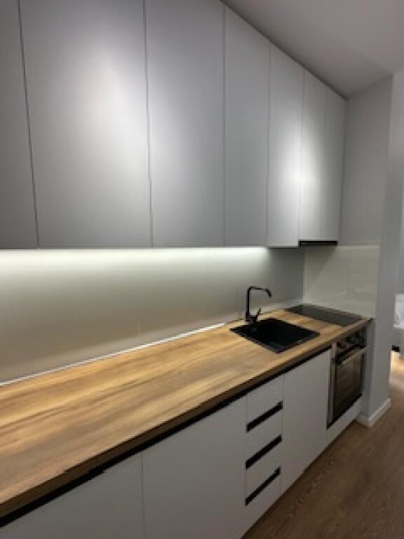 Garsoniere lluks ne Astir ,lokacion super /430€