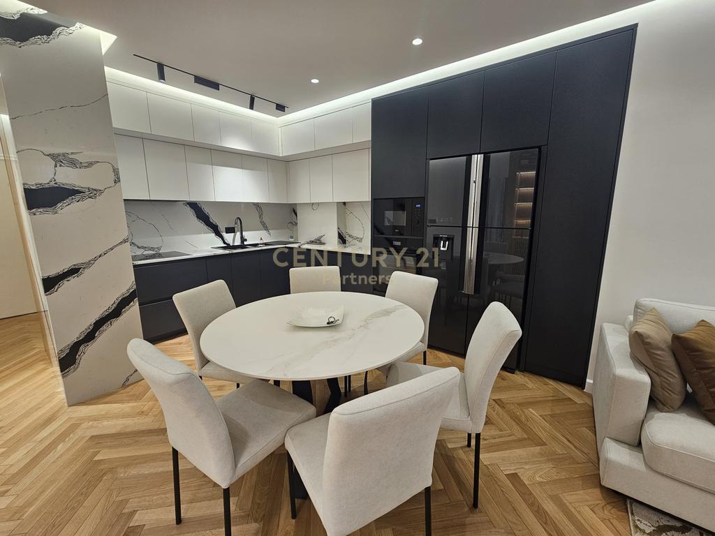 PËR QIRA SUPER APARTAMENT 2+1+2 NË ASTIR !