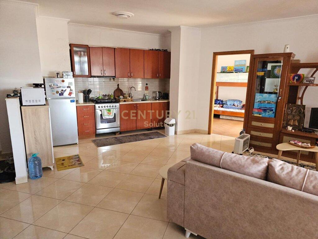JEPET ME QIRA APARTAMENT 2+1 NE QENDER!