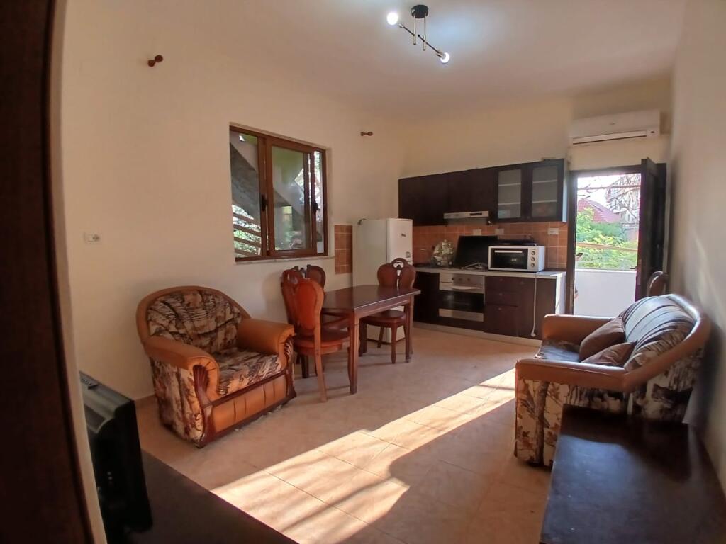 Jepet me qera  Apartament 1+1 Pas shkolles Harry Fultz
