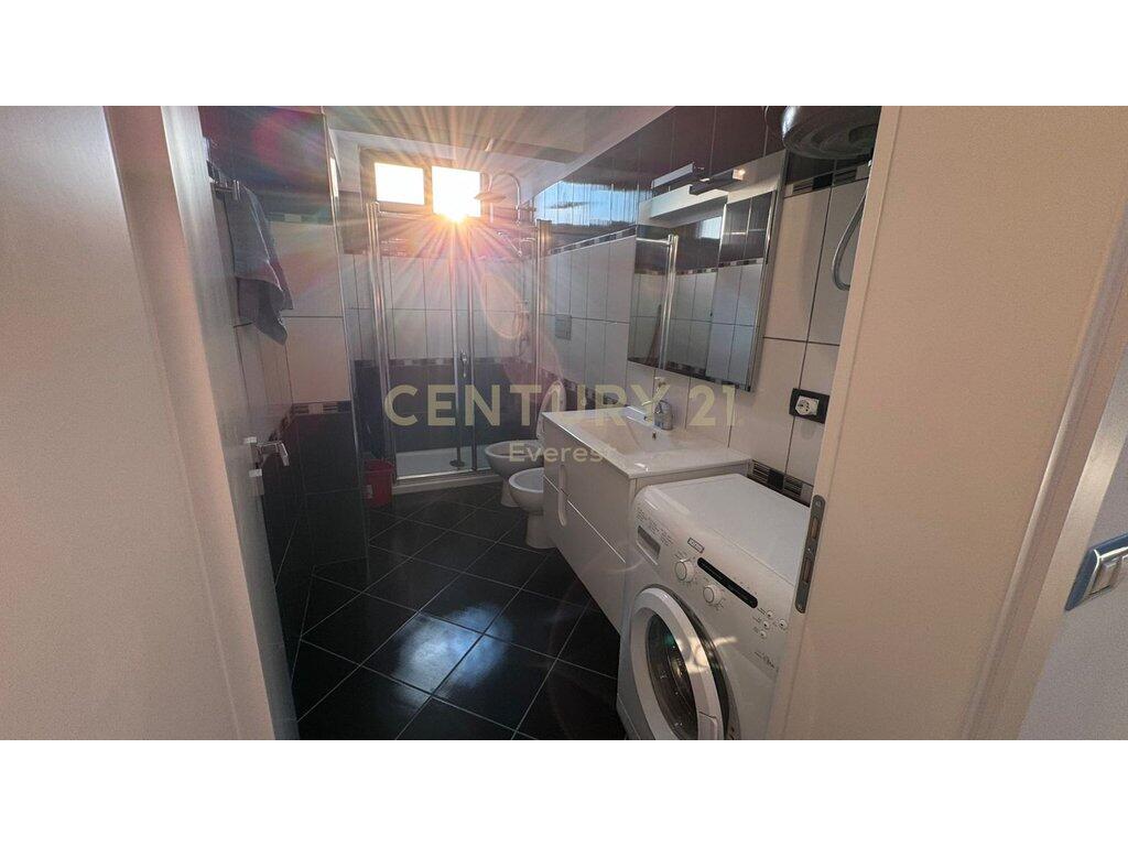 MUZEU I DESHMOREVE, JAPIM ME QIRA APARTAMENT 2+1
