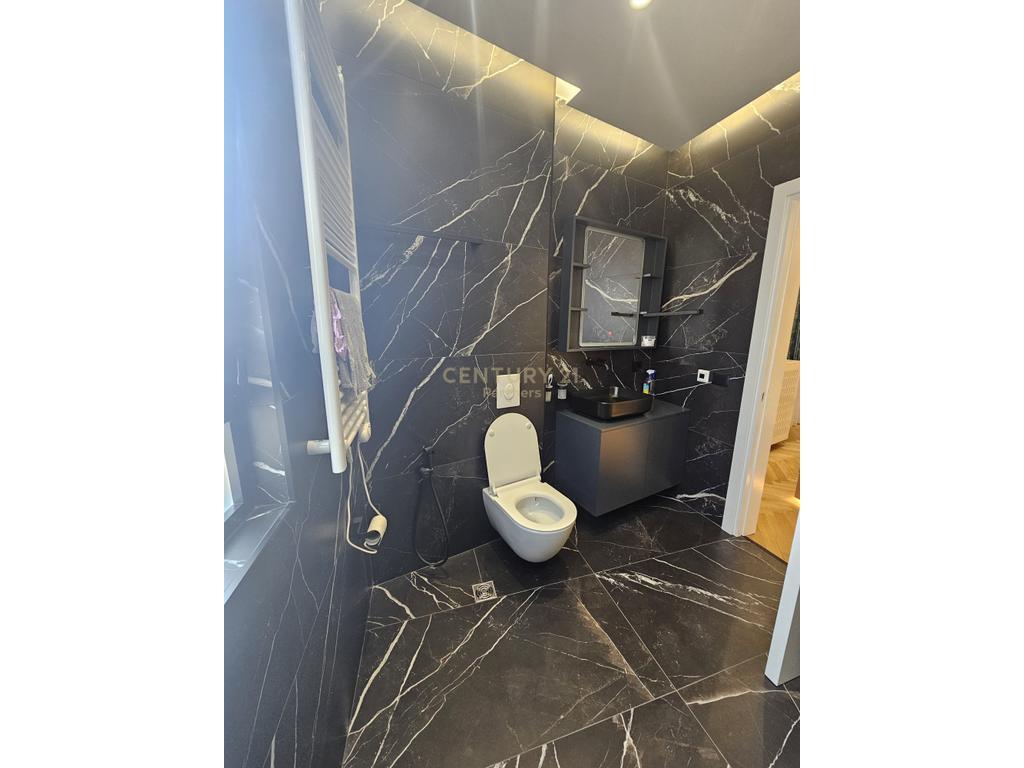 PËR QIRA SUPER APARTAMENT 2+1+2 NË ASTIR !