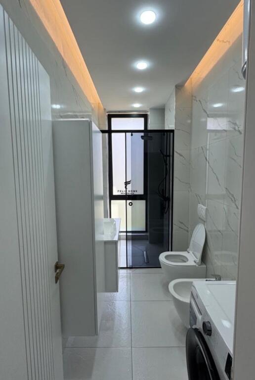 APARTAMENT ME QERA 1+1 STACIONI TRENIT 700 EURO